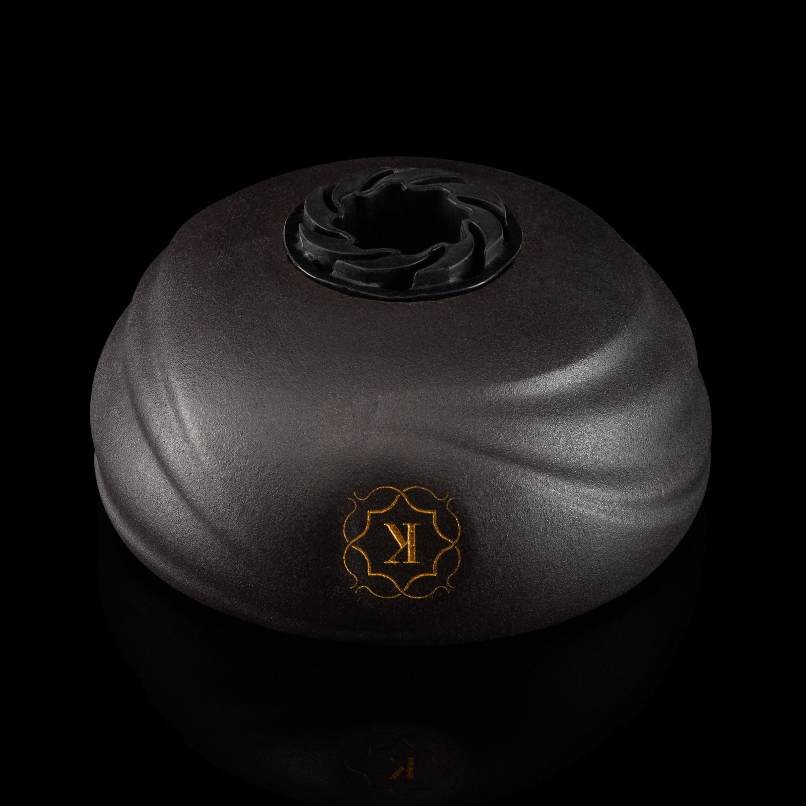 Kaloud Samsaris Kore Dao Black Clay Hookah Bowl - short, underside with grommet